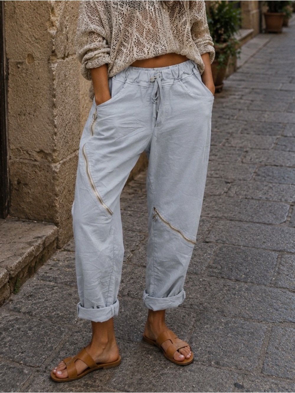 A27. From Italy 🇮🇹 Trendy tapered pants with Zip Accents